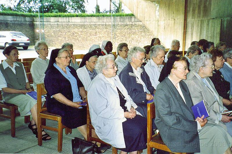 0002.jpg - H.Mis in de kapel van O.L.Vrouw van Kerselare (Oudenaarde)