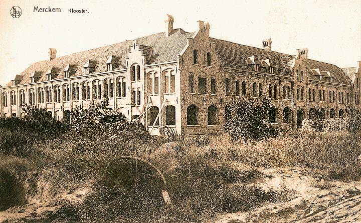 Scannen0004.jpg - Klooster-Merkem+/- 1922 in heropbouw na de oorlog 1914-18. Voorgevel en linker zijvleugel