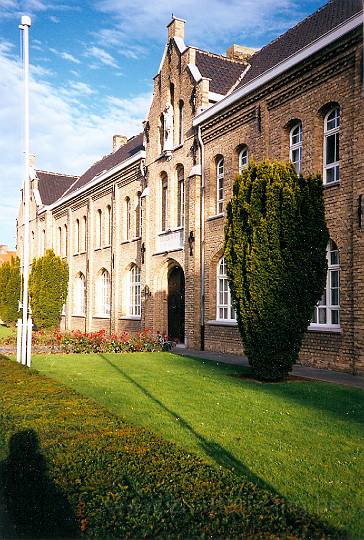 Scannen0005.jpg - Klooster Merkem 1987, voorgevel.