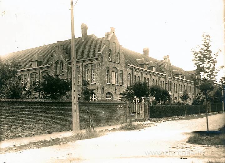 Scannen0011.jpg - Klooster Merkem Voor- en linker zijvleugel 1940